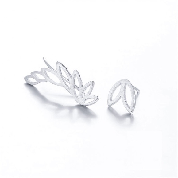 ⚜️[𝟯/$𝟭𝟴]⚜️NEW Floral Asymmetric Climber Stud Earrings Set - Picture 3 of 8